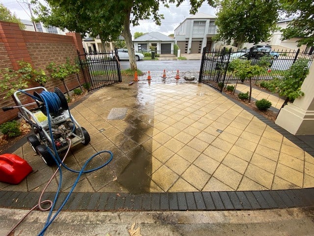 Pressure cleaning before and after, side by side Eastern Suburbs